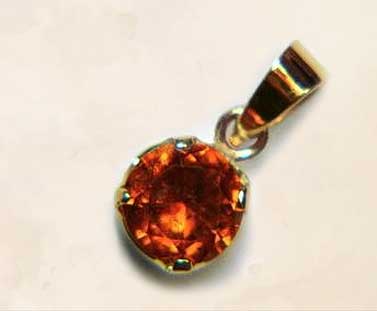 When and How to Wear Hessonite (Gomed)?
